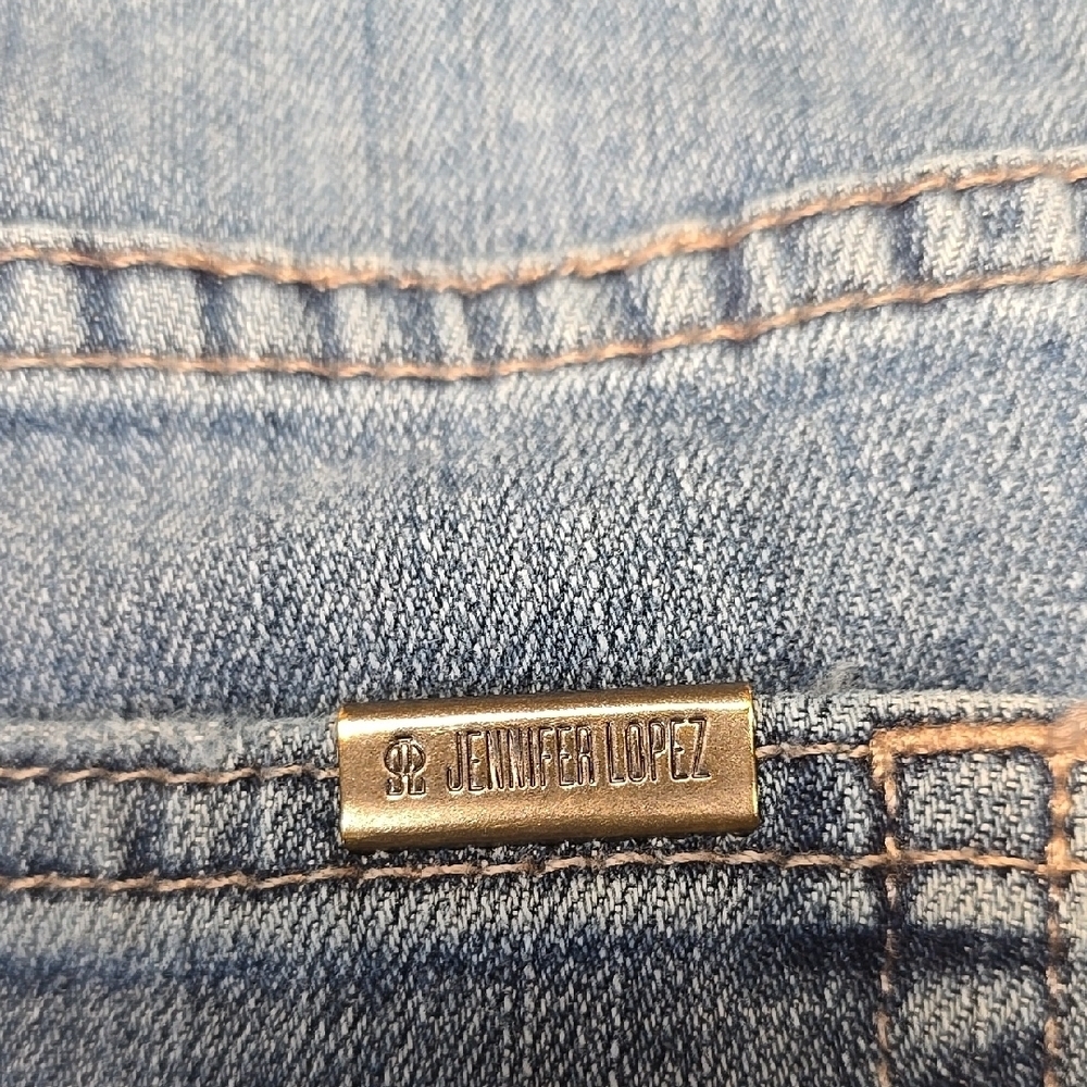 Jennifer Lopez Blue Straight Leg Jeans  Classic Style 12 - Picture 2 of 4